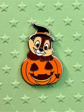 Walt Disney World 2026 Wave A Halloween Pumpkin Chip Mystery Pin
